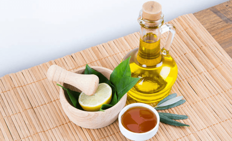 Cách làm mặt nạ dưỡng ẩm mật ong với dầu oliu