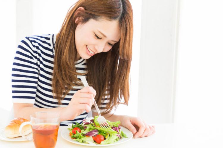 Ăn khi bụng đói có thể khiến bạn tiêu thụ gấp đôi thực phẩm có hại! 3