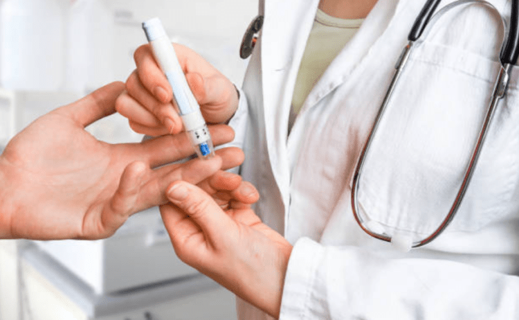 Cách xử lý và phòng tránh dùng insulin quá liều 1