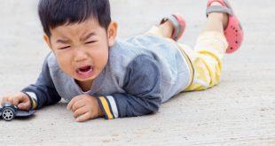 Con tự làm đau mình: Tình trạng cần bố mẹ quan tâm 8