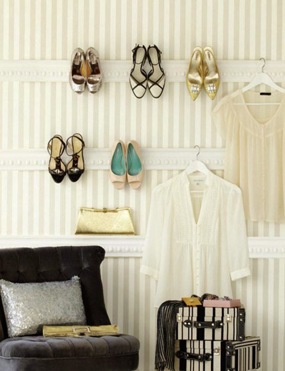 Cách xếp quần áo, giày dép và phụ kiện giúp phòng bạn luôn gọn gàng 20