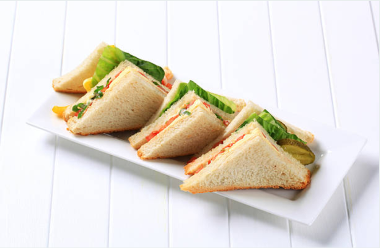 bánh mì sandwich nên ăn với gì