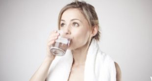 Top 6 Thói quen uống nước sai cách gây hại cho sức khỏe