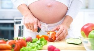 Top 8 Loại rau quả bà bầu không nên ăn khi mang thai