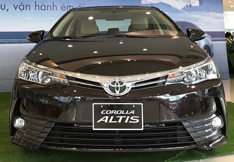 So sánh Toyota Altis phiên bản 1.8E và 1.8G 2018 3
